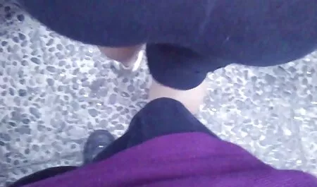 Orang-orang dilemparkan ke bulatan lesbian, gay, tidak gambar awek lancap peduli di pantai,