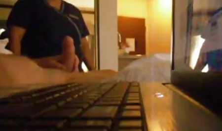 Bongacams berambut perang dengan ekor kuda, pijat dan memek awek melayu penis