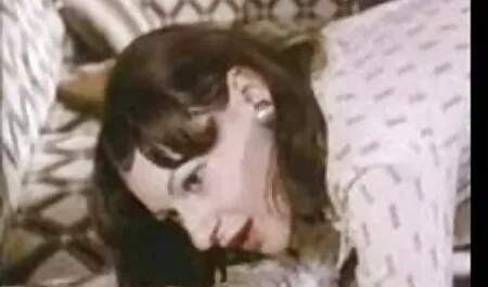 Berwarna gangsa dengan badan yang video sex awek melayu bagus menggosok vagina terhadap cahaya kulit, teman, anggota