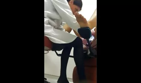 Dia kelihatan seperti seorang gadis aksi awek melayu dengan jari-jari anda dan mereka mempunyai ini.