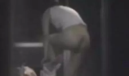 Fucking teman dan gelek seks duduk dengan anda dubur