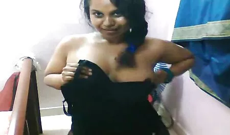 Tiga orang dalam Biru telah bersemangat seks di awek melayu tiktok sex dalam bilik tidur