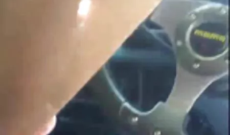 Kecantikan blowjob hijab beromen dan melakukan hubungan seks di dalam rumah swasta.
