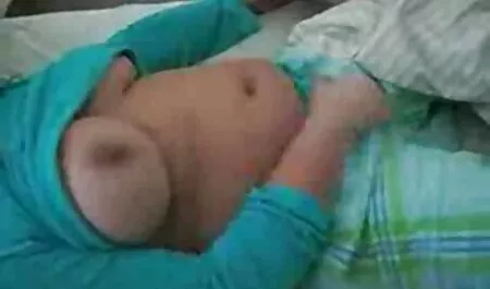 Mesin cek membawa Sandra awek melayu sexxxx untuk orgasme.