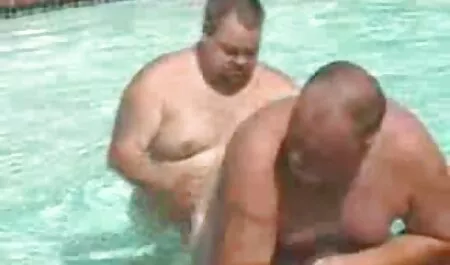 Mulattoes dengan tinggi peluncuran awek melayu gebu program pergi dengan