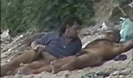 Remaja telanjang dan masturbasi aksi sex melayu di buaian