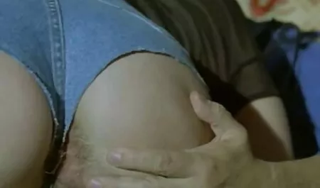 Lelaki video lucah pancut itu meninggalkan pertama anak muda.