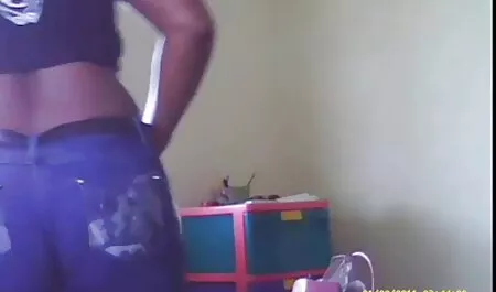 Seorang wanita yang awek pancut dalam lapar anak laki-laki