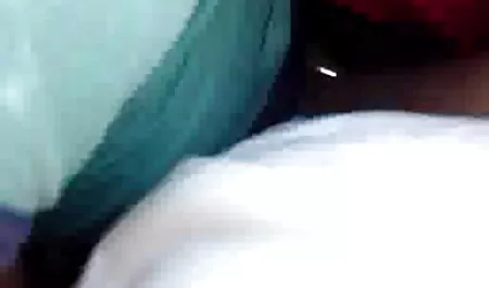 Lesbian Sasha terkenal dan unik awek tudung naked