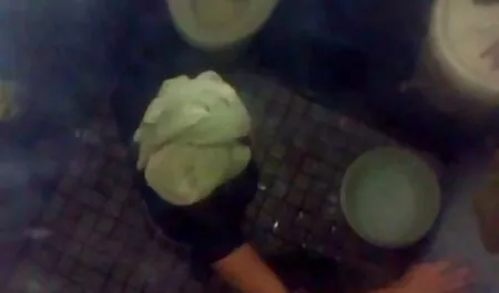 Mengimbangi blowjob dan basah awek main seks Krim, yang dibuat oleh gay