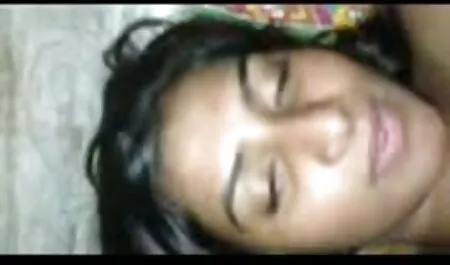 Gadis rapuh untuk mengubah tayang kote posisi pada seks.